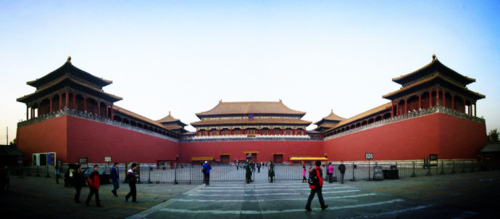 Ngọ Môn là cổng lớn nhất trong Tử Cấm Thành, nằm ở phía nam cung điện. Ảnh: ZBKC.
