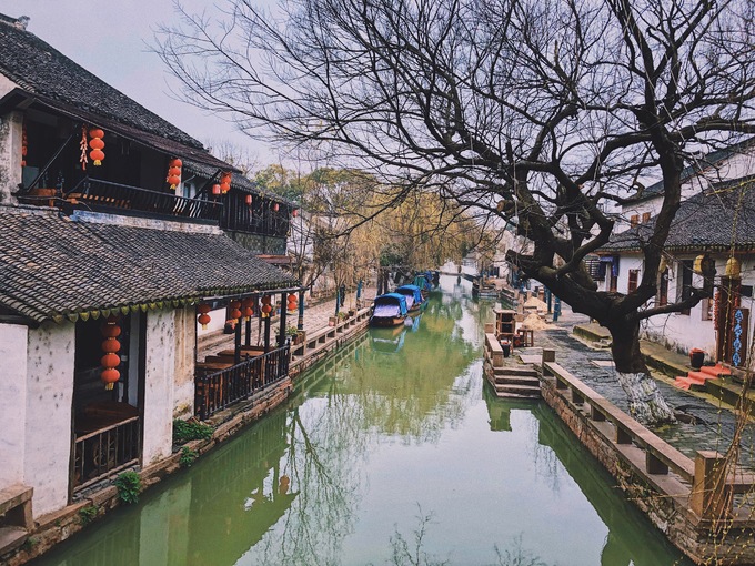 Châu Trang (hay còn gọi là Chu Trang) là một cổ trấn thuộc tỉnh Giang Tô, Trung Quốc. Nơi đây cách Tô Châu 30 km về phía đông nam, có tuổi đời hơn 900 năm và được mệnh danh là Venice của phương Đông với hệ thống kênh rạch chằng chịt.