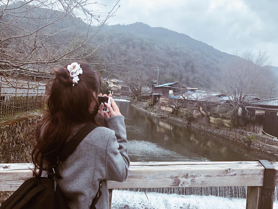 Công viên Arashiyama Kyoto cổ kính, lên hình như Phượng Hoàng cổ trấn vậy.