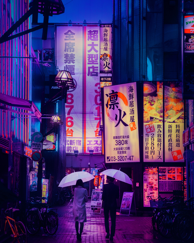 Một trong những điều gây ấn tượng với du khách khi đến Tokyo lần đầu là ánh đèn neon từ bảng hiệu quảng cáo chằng chịt khắp phố. Nhất là khi về khuya, đường phố càng vắng càng làm nổi bật màu sắc chói mắt. Chính vì vậy mà Liam Wong, một nhiếp ảnh gia tự do đã ghi lại hình ảnh này.