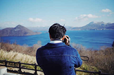 Bạn cũng có thể ngắm nhìn hồ Toya rộng lớn và các điểm tham quan khác từ Đài quan sát Sairo. Bức ảnh check-in của Nine Naphat ở nơi đây thu hút hơn 70.000 lượt thích trên Instagram.