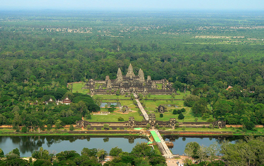 Toàn cảnh quần thể Angkor nhìn từ trên cao.