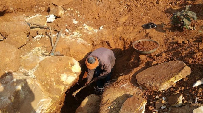 Mỏ khai thác kim cương đầu tiên của thế giớiKim cương lần đầu tiên được phát hiện, khai thác giữa mỏ phù sa khổng lồ bên bờ sông Krishna và sông Godavari, Ấn Độ. Ngày nay, một trong những viên kim cương lớn nhất thế giới được tìm thấy ở quốc gia này. Ảnh: Hindustan Times.
