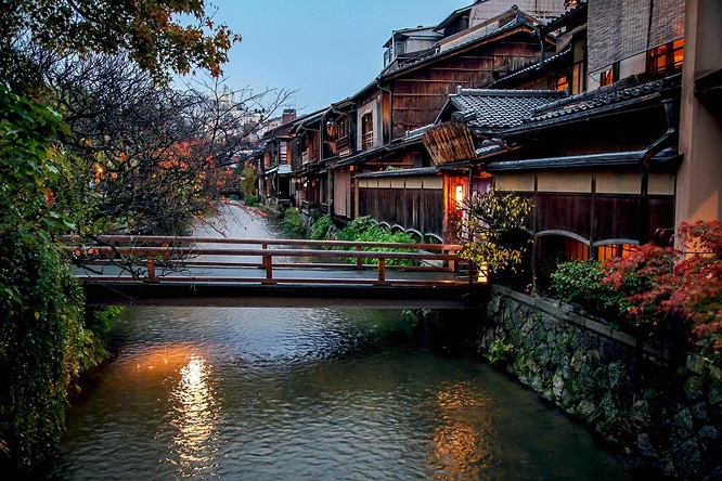 Nếu Tokyo là trái tim mang nhịp đập hiện đại của Nhật Bản thì Kyoto là linh hồn cổ kính và đẹp đẽ 