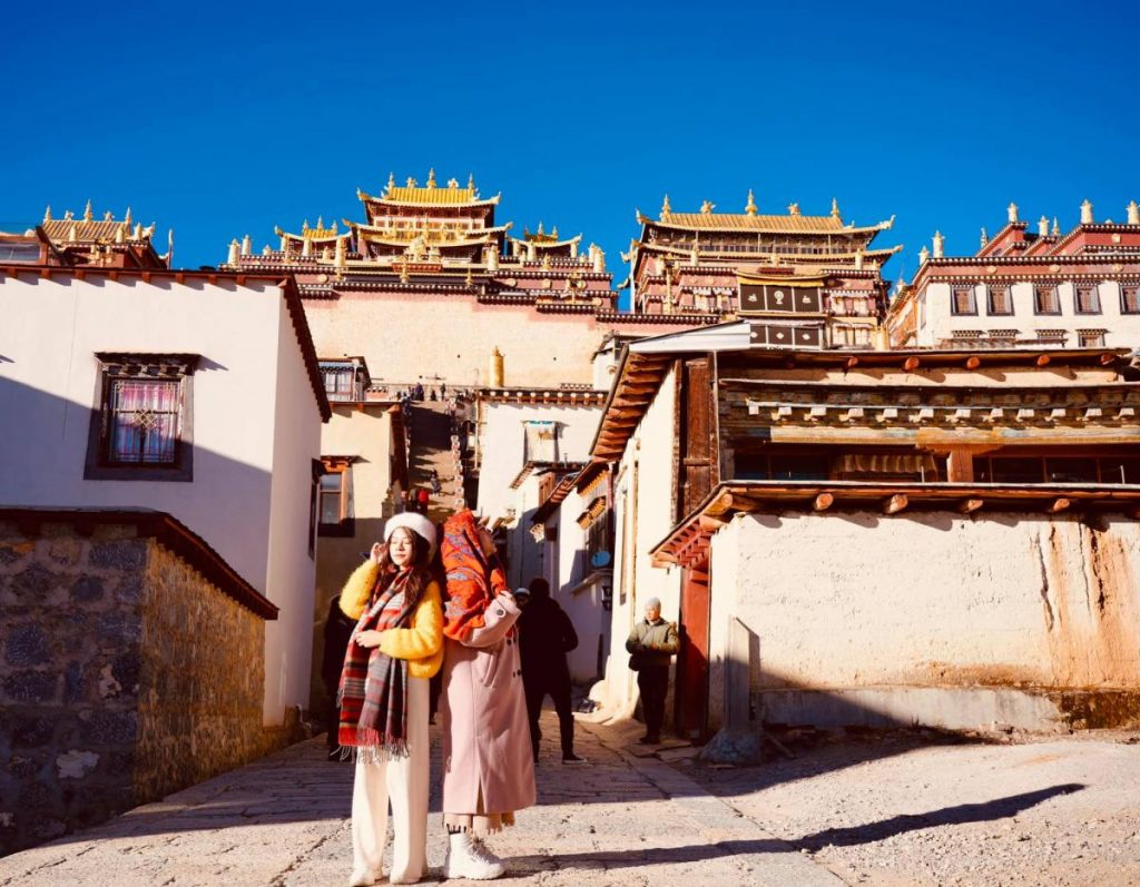 Khám phá tu viện Songzanlin - Tu viện Mật Tông Tây Tạng lớn nhất Trung Quốc  - Du Lịch Chất