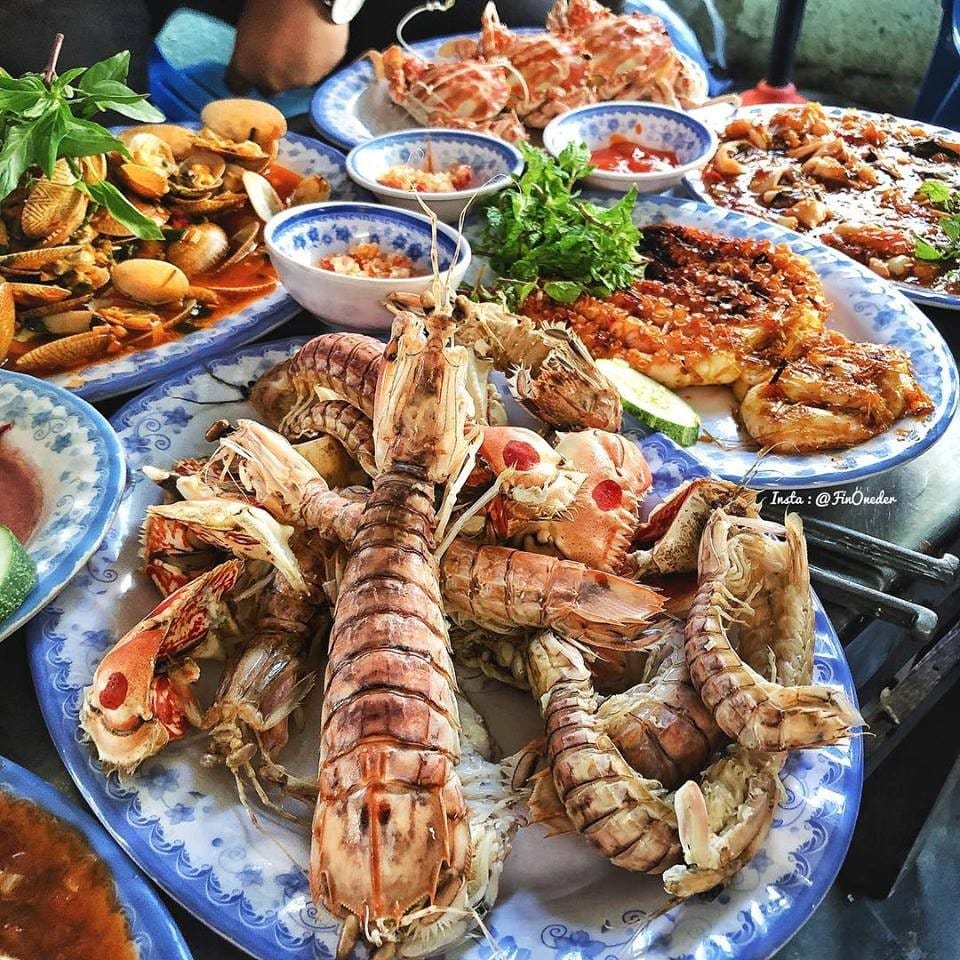 Top 7 quán hải sản bình dân đỉnh nhất Đà Nẵng - Du Lịch Chất